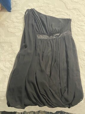 Suzy Shier Black One-Shoulder Chiffon Dress